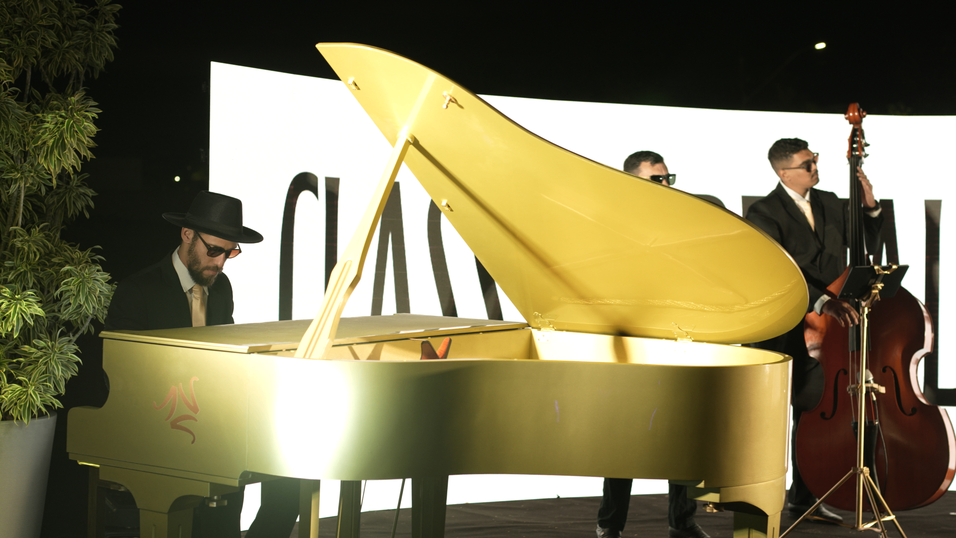 Banda Classy Aureon em performance de casamento